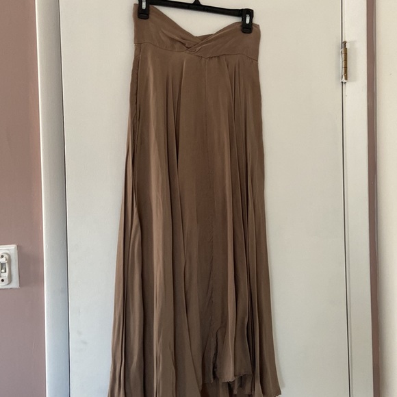 H&M Circle Maxi Skirt in Mocha Latte color size 6 - Picture 2 of 3